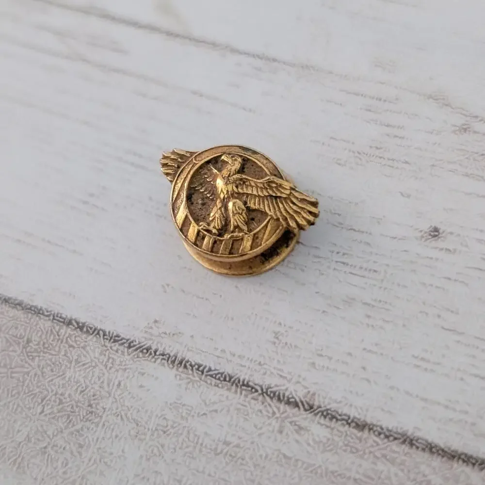 Vintage World War 2 WWII Button Hole Pin Honorable Discharge
